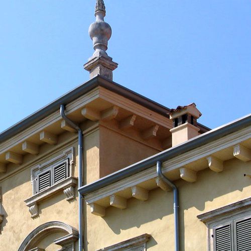 Спускной желоб из титан-цинкового сплава - VILLA SIGURTÀ, VALEGGIO SUL MINCIO - ZINTEK - из меди / полукруглый