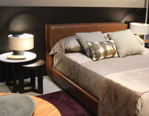 Двуспальная кровать - OMBRO - HMD Furniture - современная / с кожаным изголовьем / из кожи