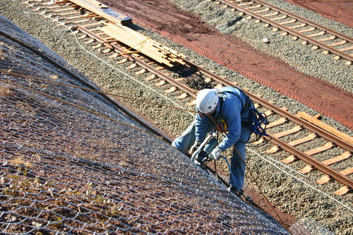 Защитный экран от камней - ROCKFALL &ndash; STEELGRID&reg; HIGH STRENGTH MESH - Maccaferri