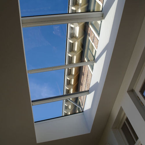 Мансардное окно из металла - VISIONVENT INTEGRATED - Glazing Vision - поворотное / с двойным остеклением / электрическое