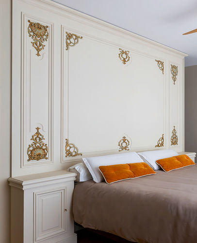 Изголовье кровати для двуспальной кровати - Haussmannienne - ATELIER BERTOLI  Design Production - стилизованное / из резного дерева / белое
