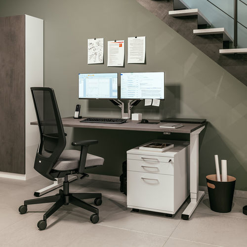 Напольный рабочий стол - EASY - ASSMANN BÜROMÖBEL GMBH & CO. KG - современный / из дерева / прямой