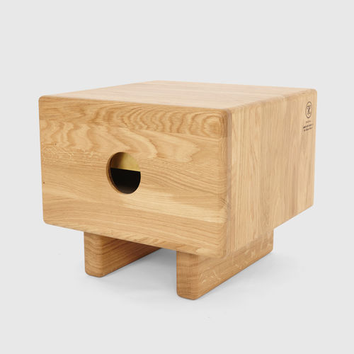 Ночной столик скандинавский стиль - CRAFT BRASS - Hans Hansen Furniture - из дуба / с основанием из дуба / квадратный