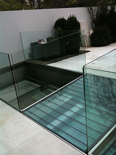 Стеклянная панель с настилом - Glazing Innovations - прозрачная / для мостка / противоскользящая
