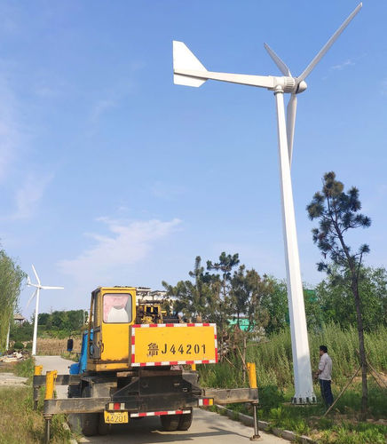 Малый ветрогенератор с горизонтальной осью - FS-20kW - Zhejiang WinPower Energy - трехлопастный / на опоре самонесущего элемента