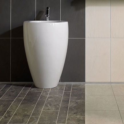 Виниловое напольное покрытие - CAMARO & DESIGN PUR - Polyflor - для влажного помещения / для домашнего использования / для сектора услуг