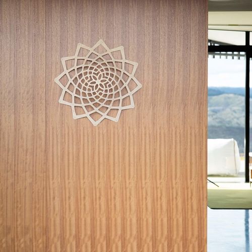 Настенный светильник уникальный дизайн - SUNFLOWER - David Trubridge Design - для интерьера / из дерева / скульптурный