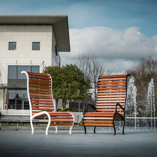 Современный cтул - M-A KUSTOM - CYRIA | Mobilier Urbain - для наружного применения / из дерева / с основанием из стали