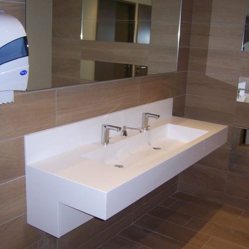 Встраиваемая раковина - IMAGE 10 - IMAGE - из Corian® / со встроенной столешницей / с умягчителем воды