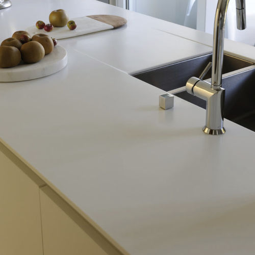 Рабочая поверхность из Corian® - IMAGE 02 - IMAGE - для кухни / белая / с квадратным краем