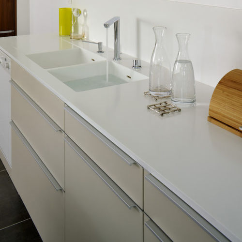 Рабочая поверхность из Corian® - IMAGE 10 - IMAGE - для кухни / белая / с квадратным краем
