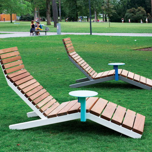 Современный садовый шезлонг - RIVAGE - mmcité street furniture - из экзотических пород дерева / из цельной древесины / из нержавеющей стали