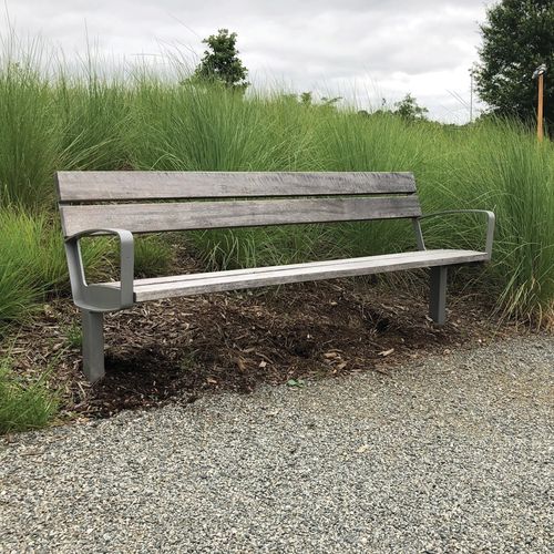 Современная общественная скамейка - INTERVERA - mmcité street furniture - из лиственных пород дерева / из сосны / из стали
