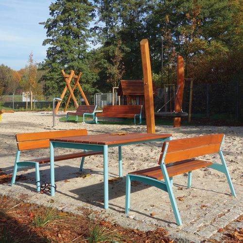 Современный стол для пикника - VERA - mmcité street furniture - из дерева / из ламината высокого давления / с основанием из оцинкованной стали