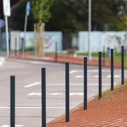 Защитный боллард - LOT - mmcité street furniture - неподвижный / из гальванизированной стали / высокий
