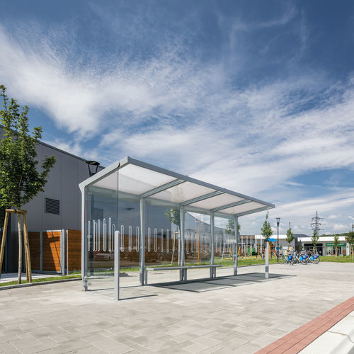 Крытая автобусная остановка из стекла - AUREO - mmcité street furniture - из гальванизированной стали / дерево / из поликарбоната