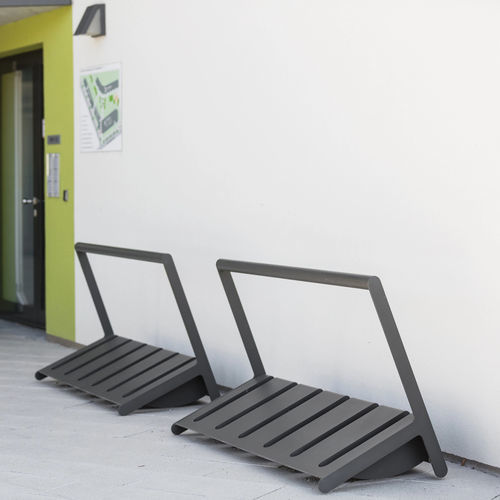 Напольная парковка для велосипедов - VELO - mmcité street furniture - для общественных мест / из гальванизированной стали / для профессионального использования