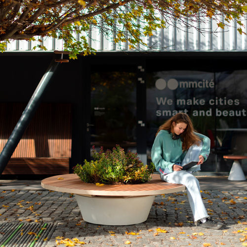 Кадка для садовых растений из высокопрочного бетона - CONICS - mmcité street furniture - коническая / современная / для общественных мест