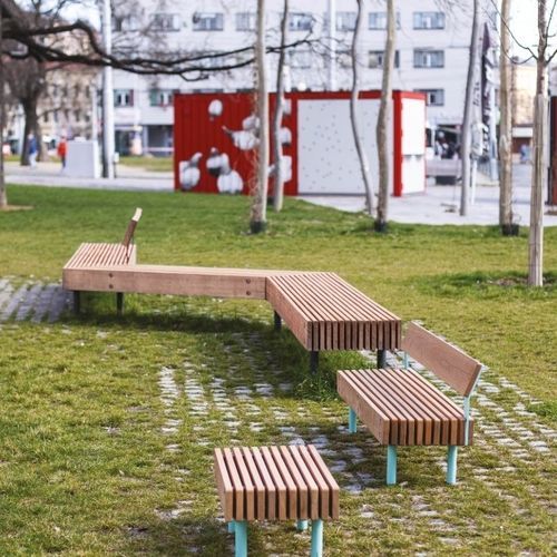 Современная общественная скамейка - WOODY - mmcité street furniture - из стали, покрытой порошком / из стали / из нержавеющей стали