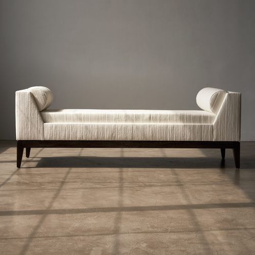 Современная банкетка - LUGANO - Aguirre Design - из ткани / из орехового дерева / с подлокотниками