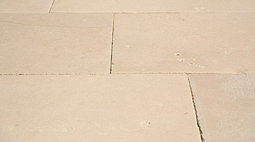 Плитка из известняка - ANTIQUITY JERUSALEM - Pave Tile & Stone, Inc - очищенная / для интерьера / для наружного применения