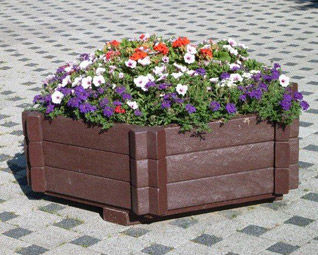 Кадка для садовых растений из переработанного пластика - Architectural Street Furnishings - прямоугольная / со встроенной скамьей / современная
