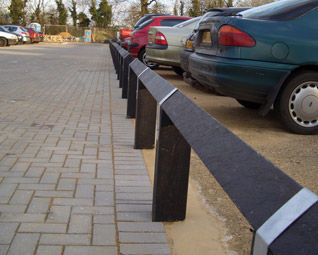 Защитный барьер - Architectural Street Furnishings - для парковки / неподвижный / из переработанного пластика