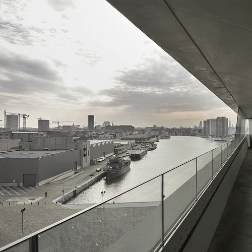 Ограждение из металла - HAVENHUIS, ANTWERPEN - EeStairs - со стеклянными панелями / для наружного применения / для интерьера