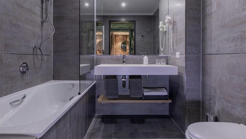Современная ванная комната - MODULAR BATHROOM DESIGN - eurocomponents spa - из железобетона / для гостиницы / для торгового центра