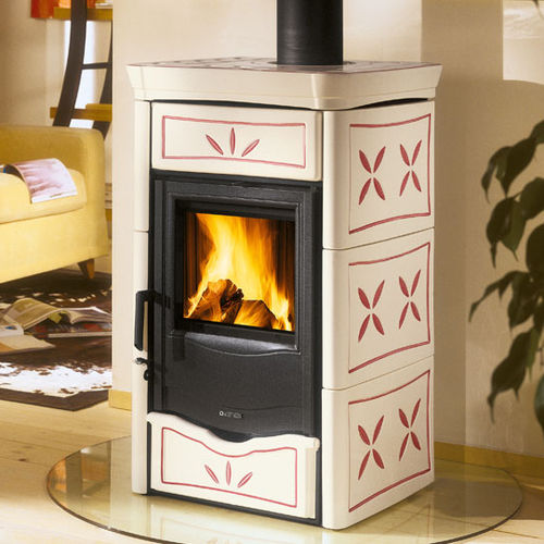 Печь-камин на дровах - NICOLETTA  - La Nordica-Extraflame - 4 кВ / традиционная / из чугуна