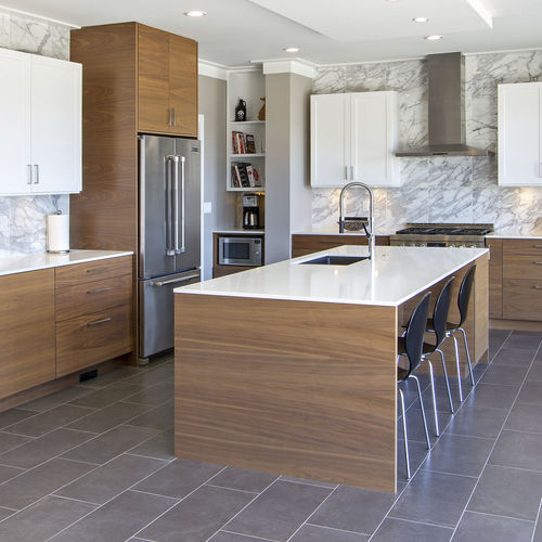 Современная кухня - SEAFORTH - AYA kitchens - из окрашенной древесины / островного типа / L-образная