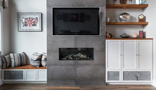 Современный настенный комплект для ТВ - PACIFICA - AYA kitchens - из дуба / из вишневого дерева / из клена