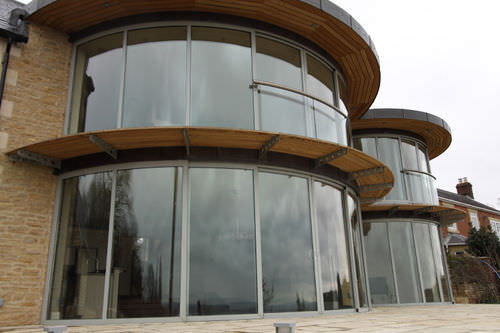 Входная дверь - CURVED GLASS PATIO DOORS - BALCONY - из стекла / раздвижная / застекленная