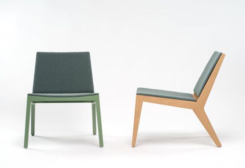 Современное низкое кресло - WOOD ME LOUNGER  - De Vorm - из кожи / из ткани / из фанеры