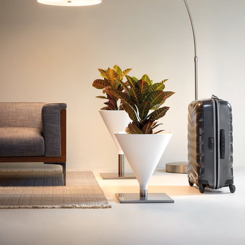 Кадка для садовых растений из нержавеющей стали - KYOTO - Made Design Barcelona - из полиэтилена / коническая / с программируемым поливом