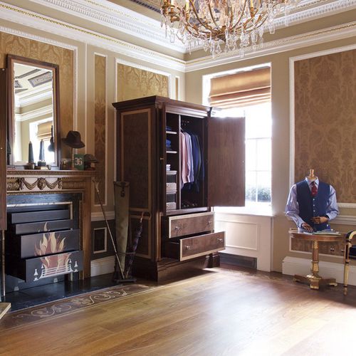 Классический шкаф для одежды - MR MITCHELL’S MAYFAIR TOWNHOUSE - Clive Christian - из дуба / из американского ореха / из кожи