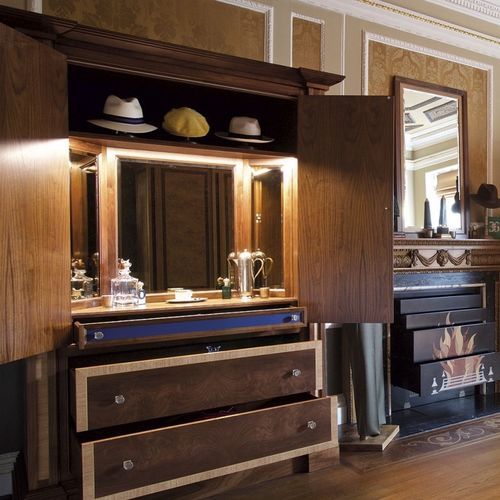 Классическая барная стойка - MR MITCHELL’S MAYFAIR TOWNHOUSE - Clive Christian - из дуба / из американского ореха / из атласной лакированной древесины