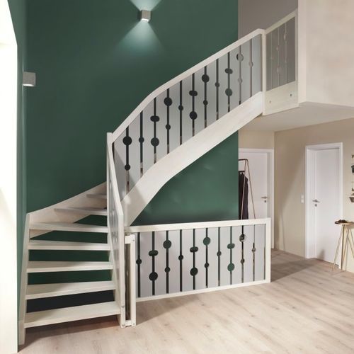 Лестница с поворотом на 90° - AURA - Créateur d'escaliers Treppenmeister - с поворотом на 180° / с деревянными ступеньками / из цельной древесины