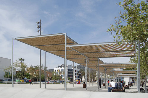 Устанавливаемая пергола на поверхности - PERGOLA HABANA 5 - URBADIS Microarquitectura - из гальванизированной стали / крыша из дерева / на заказ