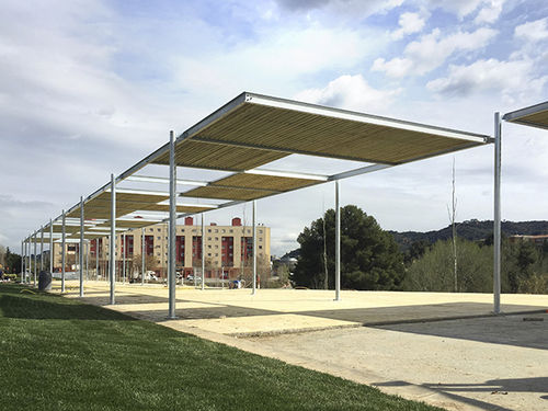 Устанавливаемая пергола на поверхности - PERGOLA HABANA 10 - URBADIS Microarquitectura - из гальванизированной стали / крыша из дерева / на заказ