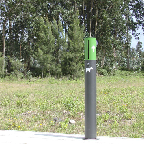 Напольный дозатор для собачьих отходов - DOGGY BIN - LARUS DESIGN - для общественных мест / из стали