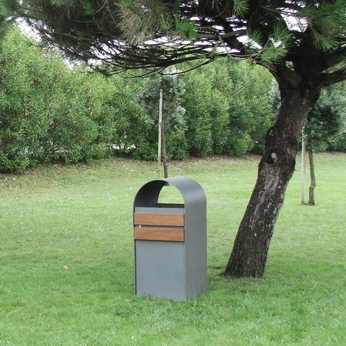 Общественный мусорный контейнер - L&Oacute;TUS - LARUS DESIGN - из стали / из дерева / с крышкой