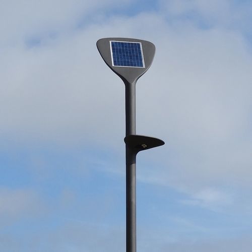 Городской фонарный столб - SOLAR - LARUS DESIGN - современный / из стали / из стекловолокна