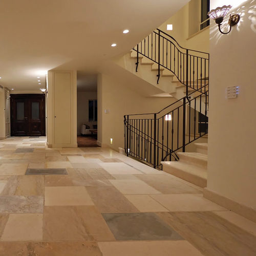 Напольное покрытие из иерусалимского камня - NAZARETH - Pietra di gerusalemme - из натурального камня / для интерьера / для ванной комнаты