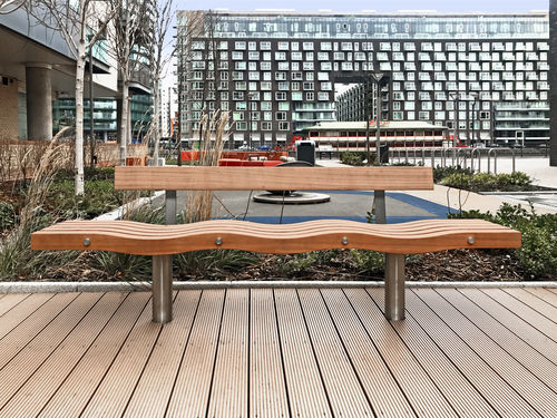 Современная общественная скамейка - SERPENTINE - Factory Street Furniture - из дерева / из нержавеющей стали / из гранита