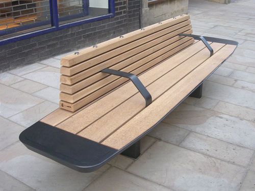 Современная общественная скамейка - HIGH STREET, WINCHESTER  - Factory Street Furniture - из дуба / из нержавеющей стали / со спинкой