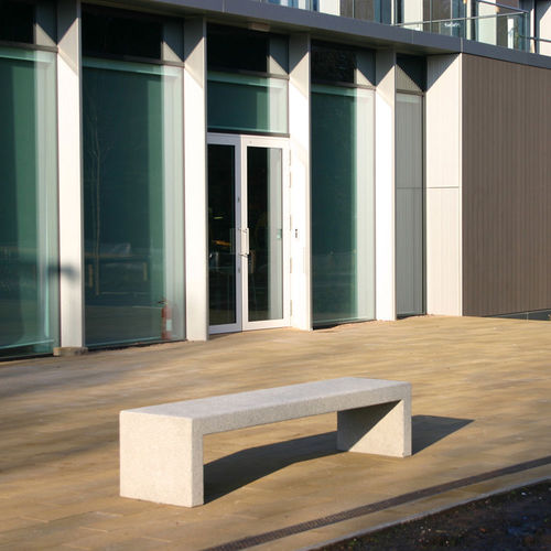 Современная общественная скамейка - BLOC  - Factory Street Furniture - из бетона