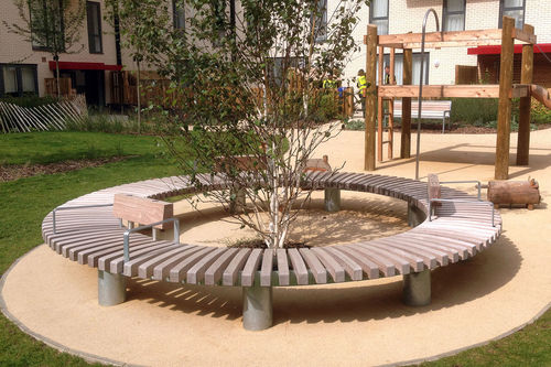 Заграждение для деревьев из гальванизированной стали - QUAY - Factory Street Furniture - из дерева / со встроенной общественной скамейкой