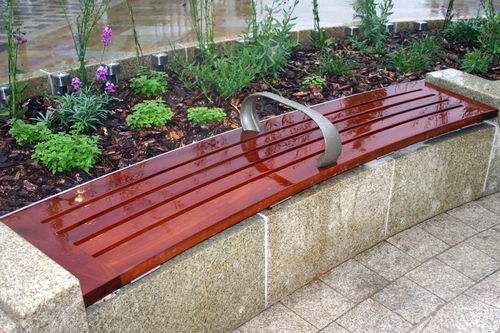 Современная общественная скамейка - LEYS GARDEN, LETCHWORTH GARDEN CITY - Factory Street Furniture - из дерева / из нержавеющей стали / из литого алюминия