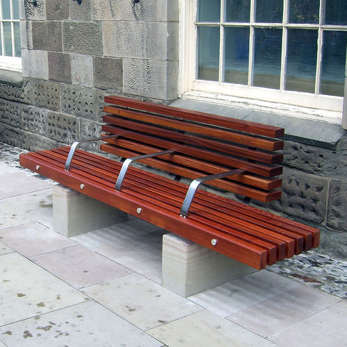 Современная общественная скамейка - FORFAR TOWN CENTRE - Factory Street Furniture - из дерева / из нержавеющей стали / из камня